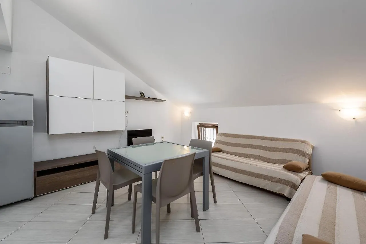 Apartments Dante Umag 0*,  Chorvatsko